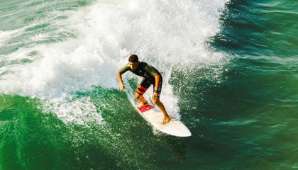 ayx体育ios下载-“英超榜首大战一触即发，谁能问鼎冠军？”，英超第一